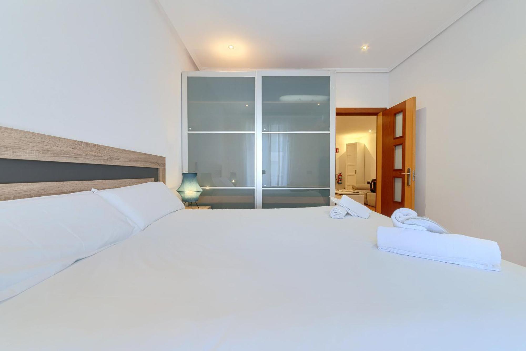 Apartmán Ayuntamiento Cerca Del Casco Viejo & Parking Bilbao Exteriér fotografie