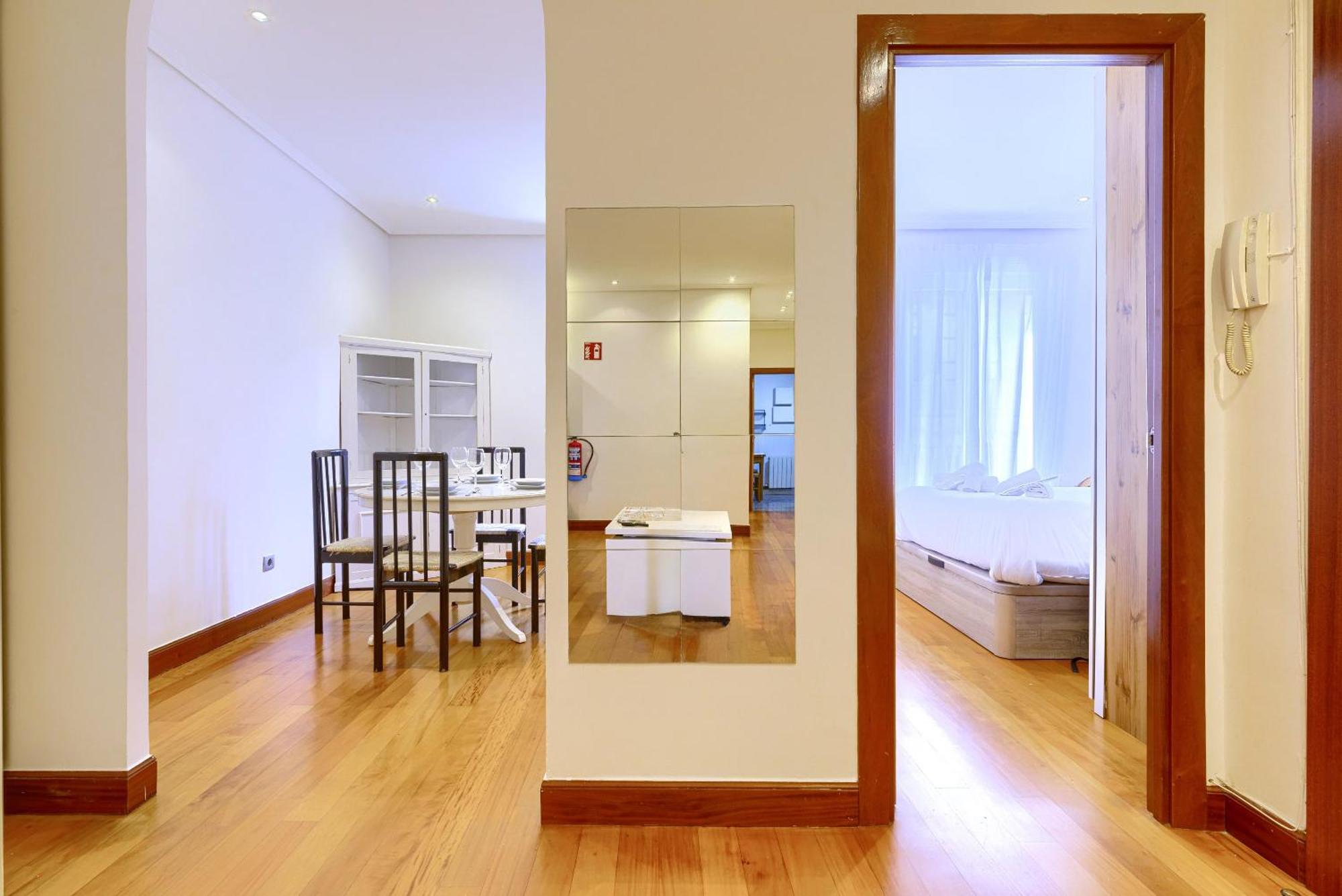 Apartmán Ayuntamiento Cerca Del Casco Viejo & Parking Bilbao Exteriér fotografie