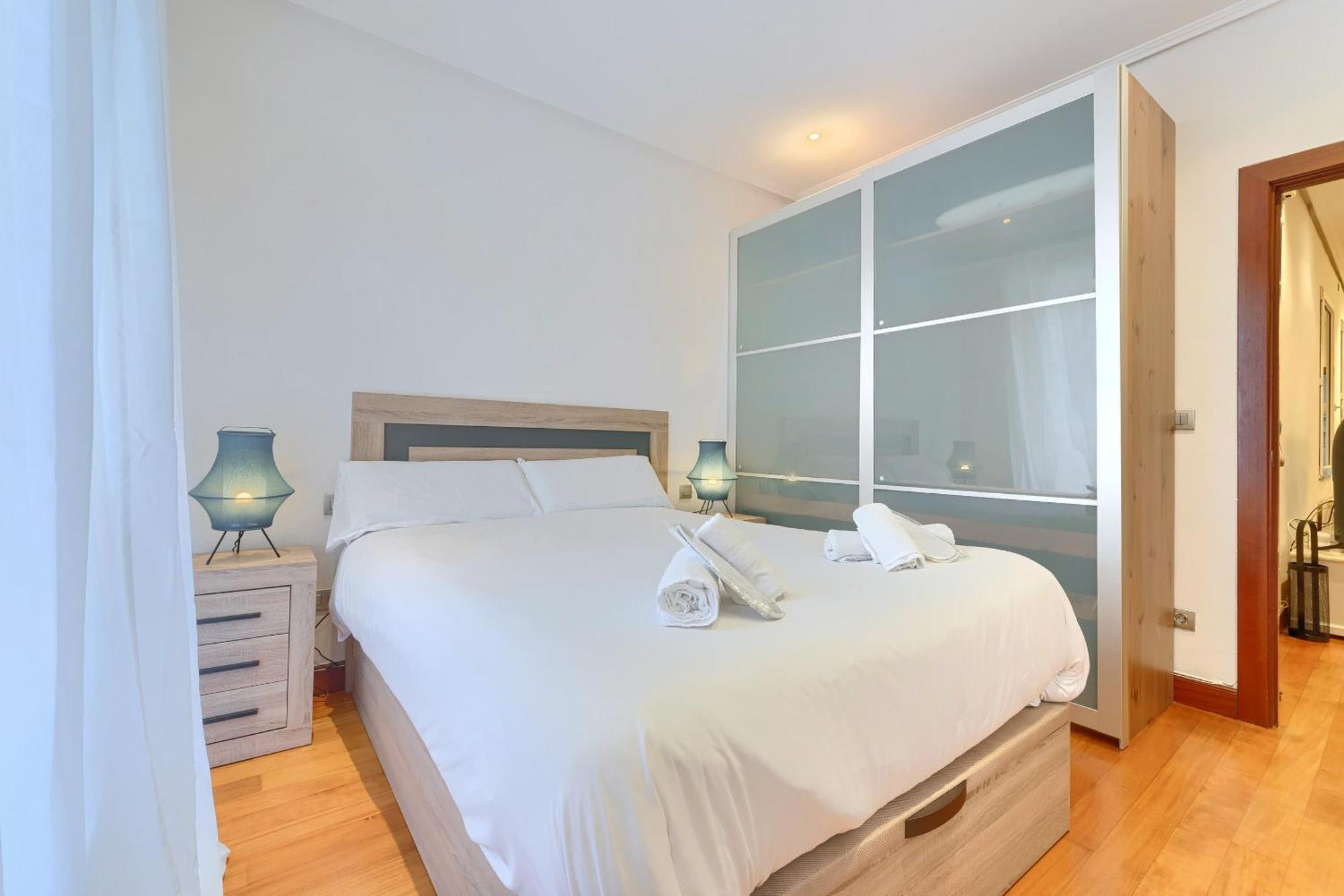 Apartmán Ayuntamiento Cerca Del Casco Viejo & Parking Bilbao Exteriér fotografie